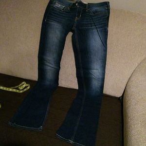 10% off bundle of 2!! Hollister jeans
